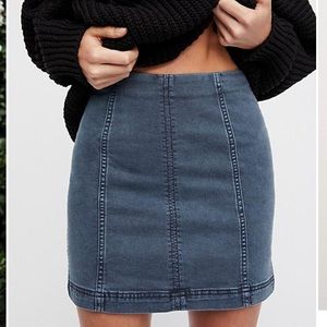 Free People NWT Westminister Blue jean denim Skirt stretch women’s size 0
